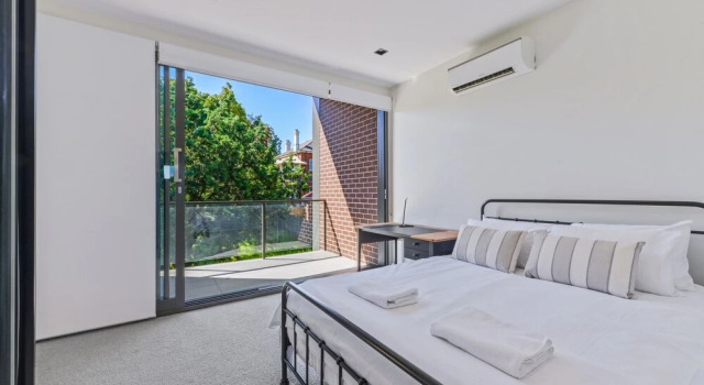 HomeHotel High-End 3 Bedroom Terrace with Parking, 预订 酒店 Drummoyne 新南威尔士