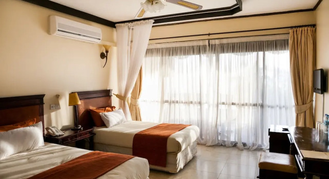 Трёхместный номер Deluxe с балконом и с видом на озеро Cassia Lodge