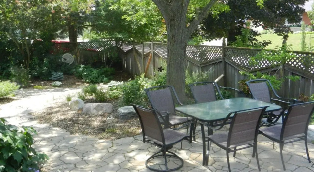 Номер Deluxe A Garden Stroll Bed & Breakfast