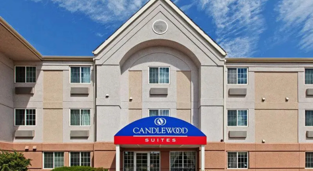Кровать в общем номере Candlewood Suites Wichita Airport by IHG