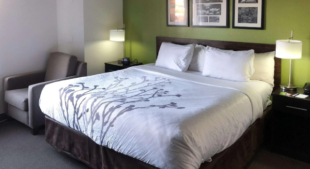 Двухместный номер Standard Days Inn by Wyndham McDonough