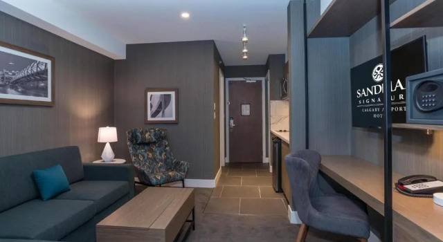 Люкс Sandman Signature Calgary Airport Hotel