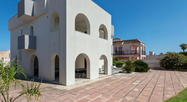 Simplistic Holiday Home in Fontane Bianche With Garden