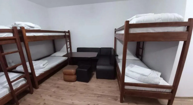 Кровать в общем номере (мужской номер) HOTEL ADRIANO