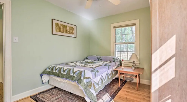 Коттедж Lexington Getaway w/ Backyard Deck < 2 Mi to UK!