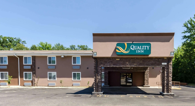 Quality Inn Chicopee-Springfield, Prenota Hotel Springfield Massachusetts