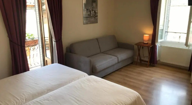 Семейный номер Standard с балконом Les apparthotels de la fontaine