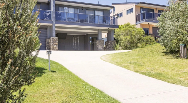 Acacia 2 - Luxurious Holiday Townhouse