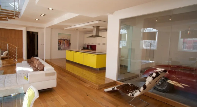 Modern Home In Greenwhich