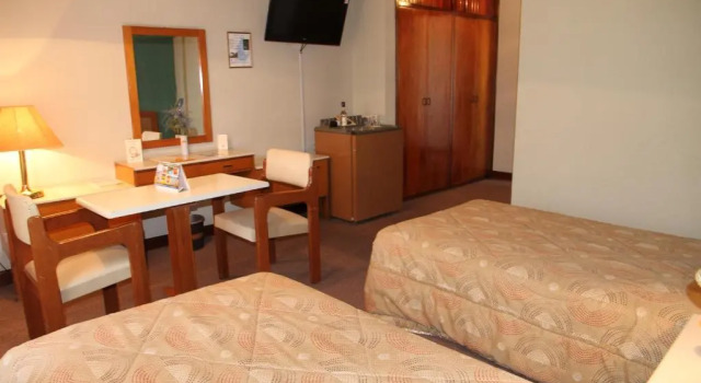 Camera familiare Standard Cesars Plaza Hotel