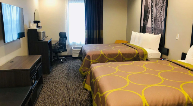 Четырёхместный номер Standard Super 8 by Wyndham St. Louis North
