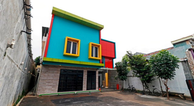 RedDoorz Plus near Halim Perdanakusuma 2