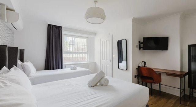 Трёхместный номер Superior Camden Road Hotel