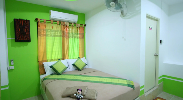 Mania Guesthouse, Rezervovat Hotel Mae Haad Bay Thajsko