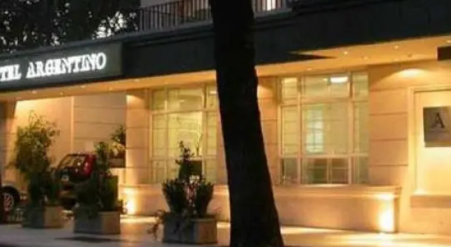 Кровать в общем номере Argentino Hotel