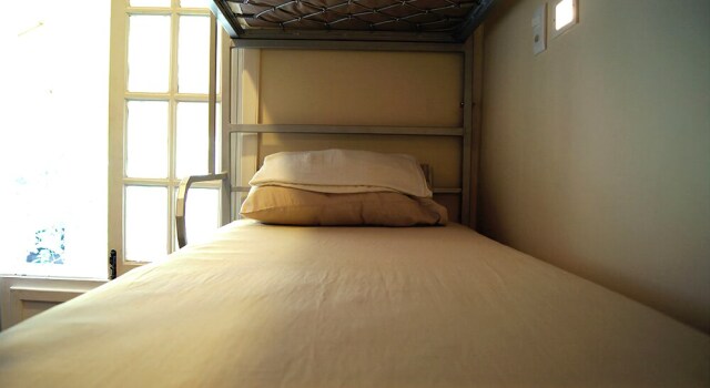 Chill On The Beach Hostel, Забронировать Хостел Копакабана Рио-де-Жанейро, рядом с Catacumba Park