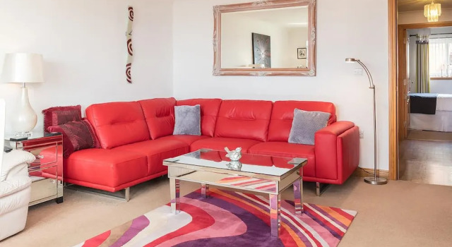 The Glenford - Donnini Apartments