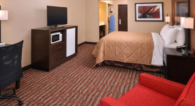 Двухместный люкс c 1 комнатой Quality Inn & Suites Tacoma - Seattle