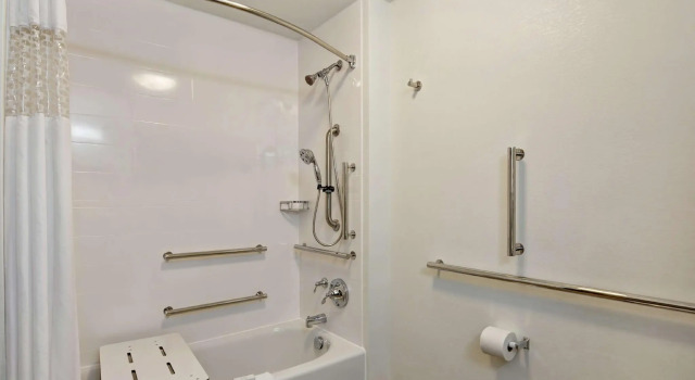 Четырёхместный номер Standard Hampton Inn & Suites Boynton Beach