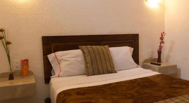 Полулюкс Hotel Azucena