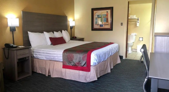 Номер Standard Ramada by Wyndham Lebanon