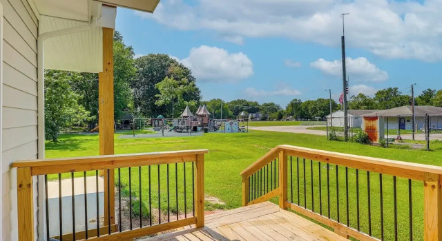 Коттедж Rock Hall Retreat w/ Balcony Near Park & Marina!