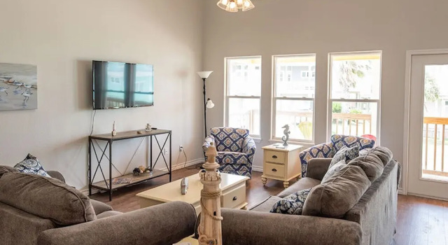 Sol Searcher - 4 Br Home