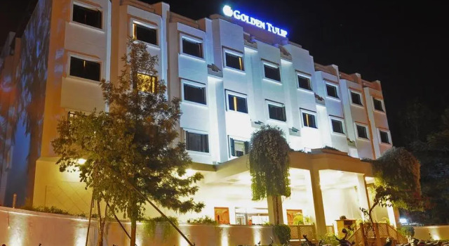 Номер Standard Golden Tulip Udaipur