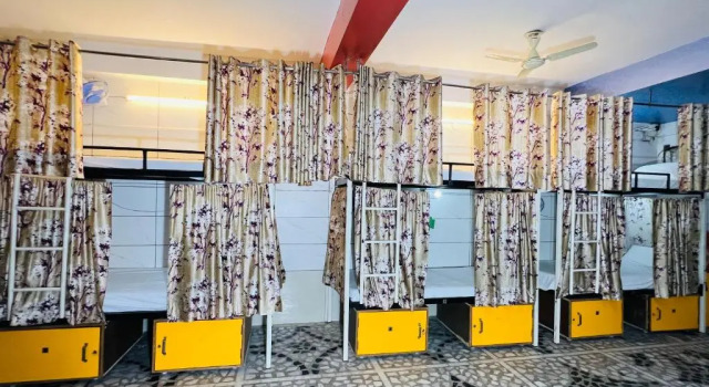 Кровать в общем номере MOONLIGHT HOMESTAY & HOSTEL