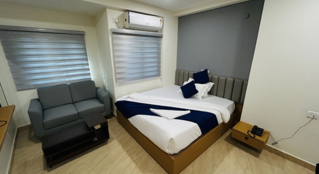 Номер Deluxe Hotel V CHECK INN