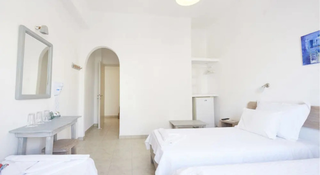 Трёхместный номер Standard с частичным видом на море Londos Hotel