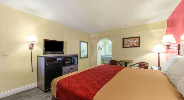 Двухместный номер Standard Econo Lodge San Marcos University Area