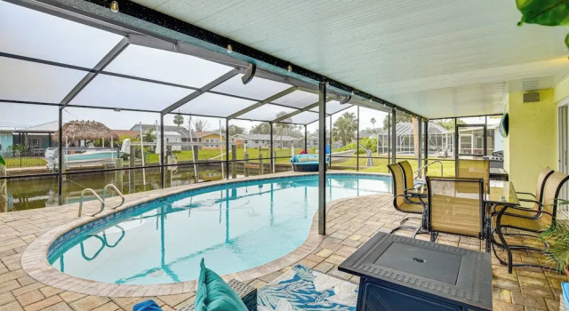 Sunny South Daytona Home w/ Pool & Grill!, Book Feriehus South Daytona Florida