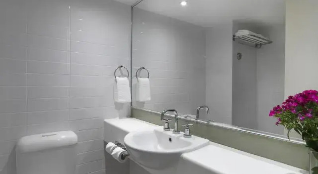 Семейный номер Standard с балконом Mercure Rockhampton