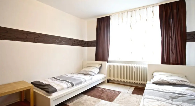 Private Apartment Hirschberger Weg (4561), Забронировать Апартаменты/квартира Апартаменты Ганновера, рядом с Buddhist Monastery of Perfect Enlightenment, Апартаменты/квартира