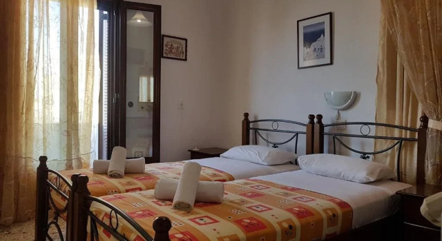 Hotel John Tatakis