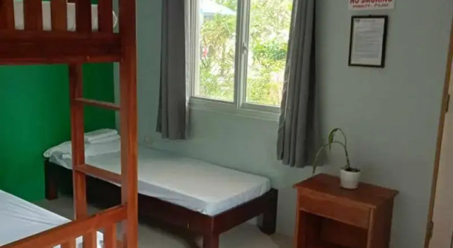 Трёхместный номер Standard с балконом Galucksea Beach Resort