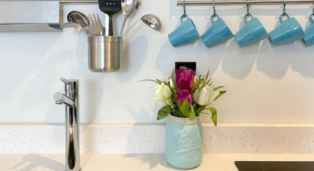 Wrigleyville Friends Unit - 5bdrm, Забронировать Отель Отели Чикаго с парковкой, рядом с Театр "Брайер-стрит", Парковка
