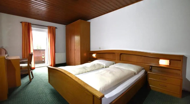 Hotel&Wirtshaus Sonne, Book Hotel Weyregg 