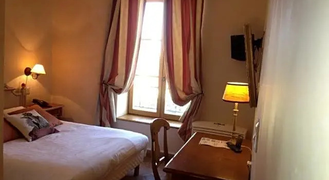 Номер Classic Hostellerie de la Tour dAuxois