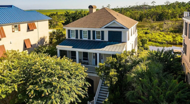 Коттедж с 4 комнатами Delightful, Low Country Home With Dock On Debordieu Channel 4 Bedroom Home by Peace Vacations