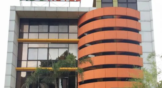 RedDoorz Plus @ ABC Landmark Hotel