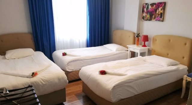 Трёхместный номер Standard с балконом Urkmez Hotel