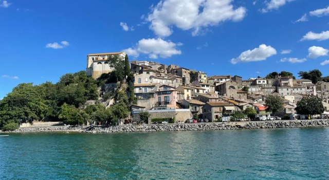 Коттедж VILLA "Lago Blu" vista lago di Bracciano, con vasca idromassaggio esterna