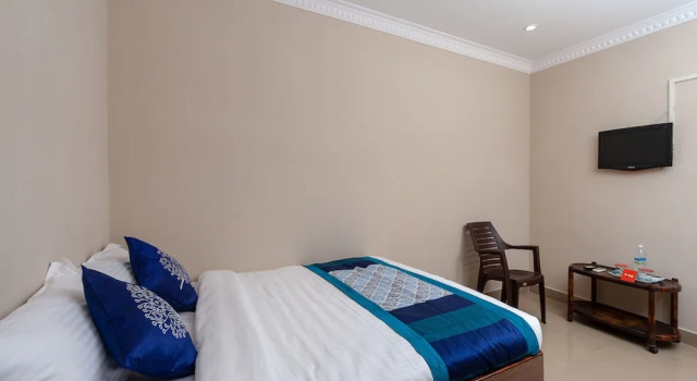OYO 15477 New Royal Inn, Забронировать Отель Отели штата Тамилнада с завтраком, Завтраки