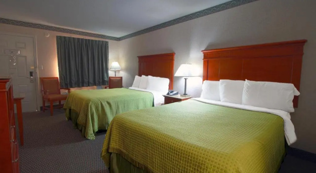 Четырёхместный номер Standard American Inn - Paducah