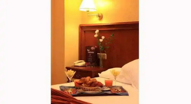 Номер Standard с балконом Hotel Cervantes