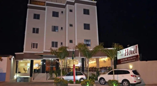 Hotel Grande Minas, Забронировать Отель Отели Веспазиану с парковкой, Парковка