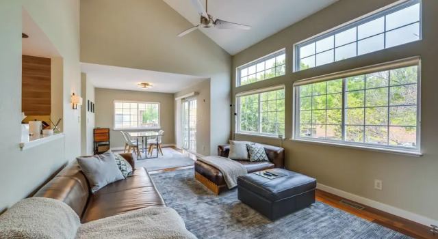13 Mi to Dtwn Denver: Arvada Townhome w/ Deck, Rezervați Apartament Arvada Colorado