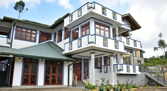 OYO 537 Royal Bungalow, Забронировать Отель Отели Округа Галле 3 звезды, 3*